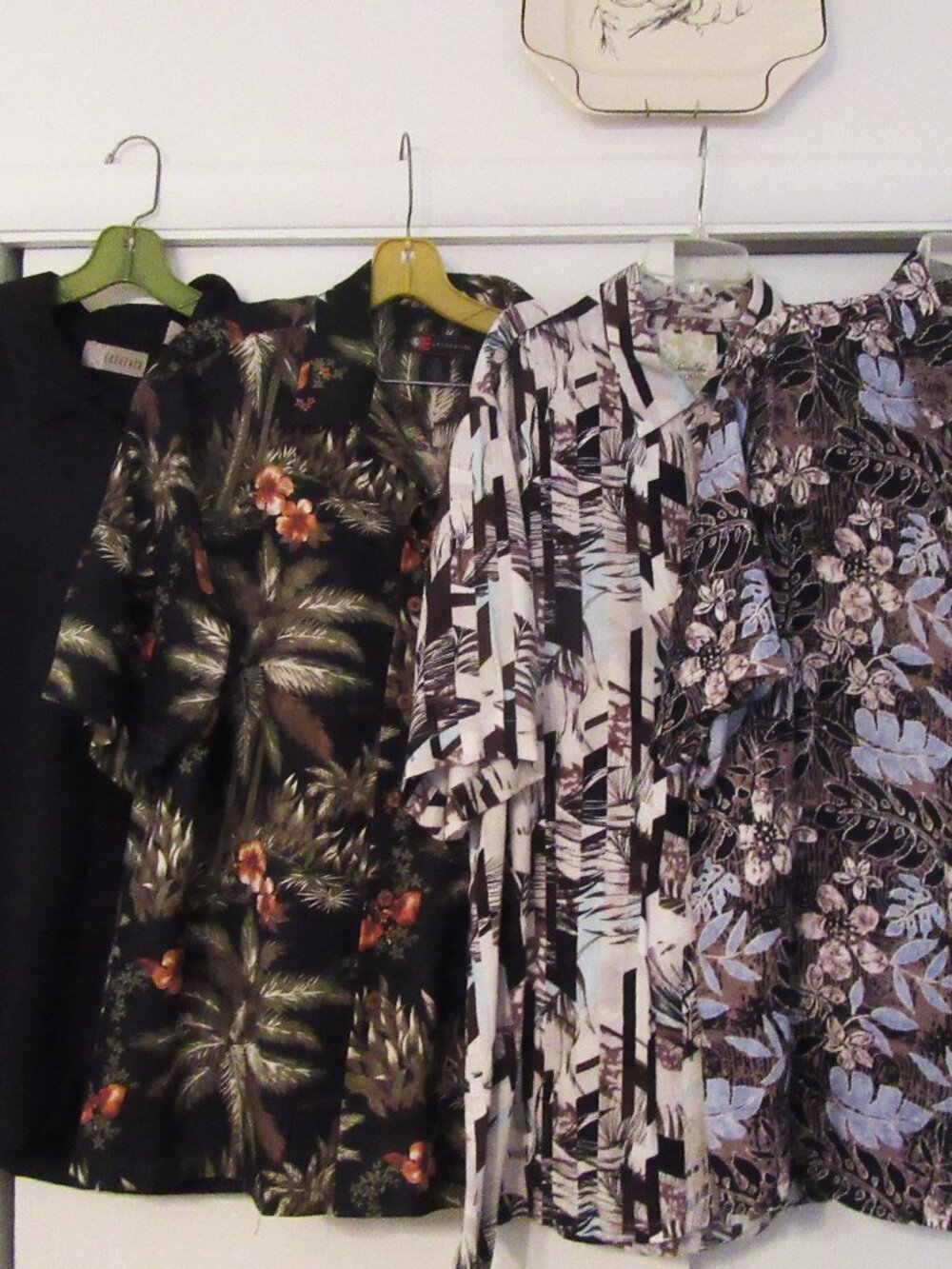 Mans camp hawaiian shirts - short sleeved - XL -Cubavera, Tasso Elba, Earthbound
